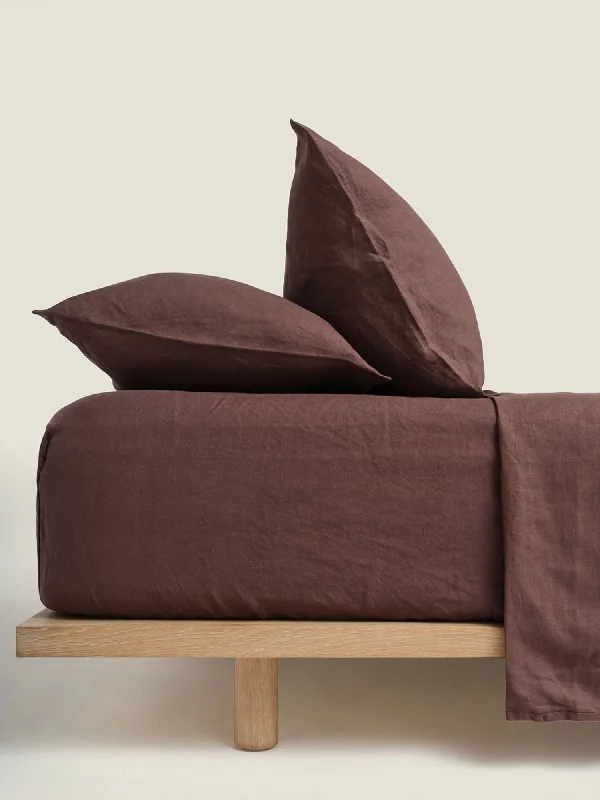 Fitted Sheets with Reinforced Corners for Long - Lasting Use100% Linen Fitted Sheet in Chocolate