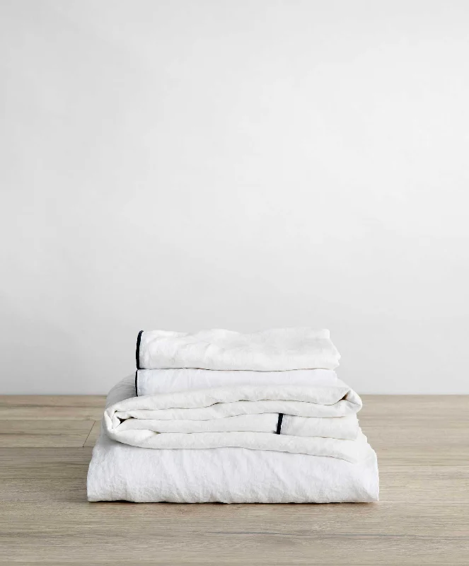 Polyester - Cotton Blend Sheets for Durability and ComfortPiped Linen Sheet Set with Pillowcases - White and Navy