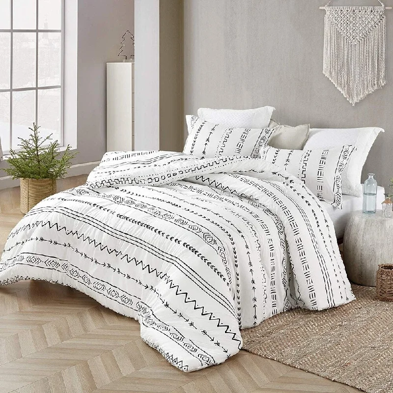 King - size comforters to fit large king - sized beds perfectlyArrow Black and White Comforter - 100% Cotton