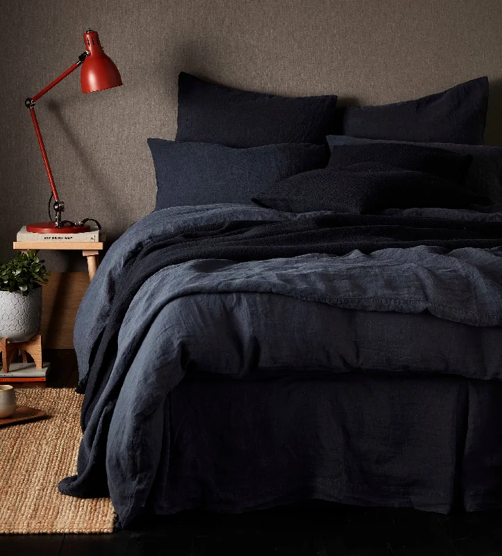 Duvet covers to match a specific bedroom color schemeBlack 100% Linen Duvet Cover