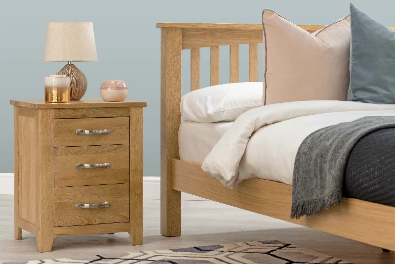 Natural latex and organic cotton blend mattressesBoston Solid Natural Oak 2+1 Drawer Bedside Table