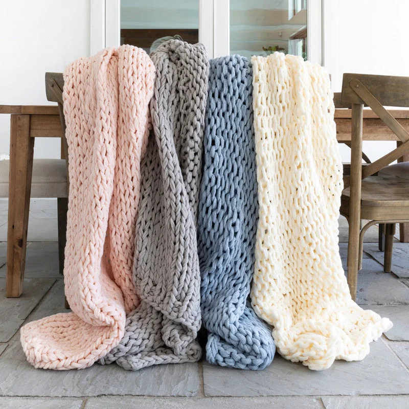 Mohair blankets with a unique sheen and softnessChunky Hand-Knit Oversized Throw Blanket