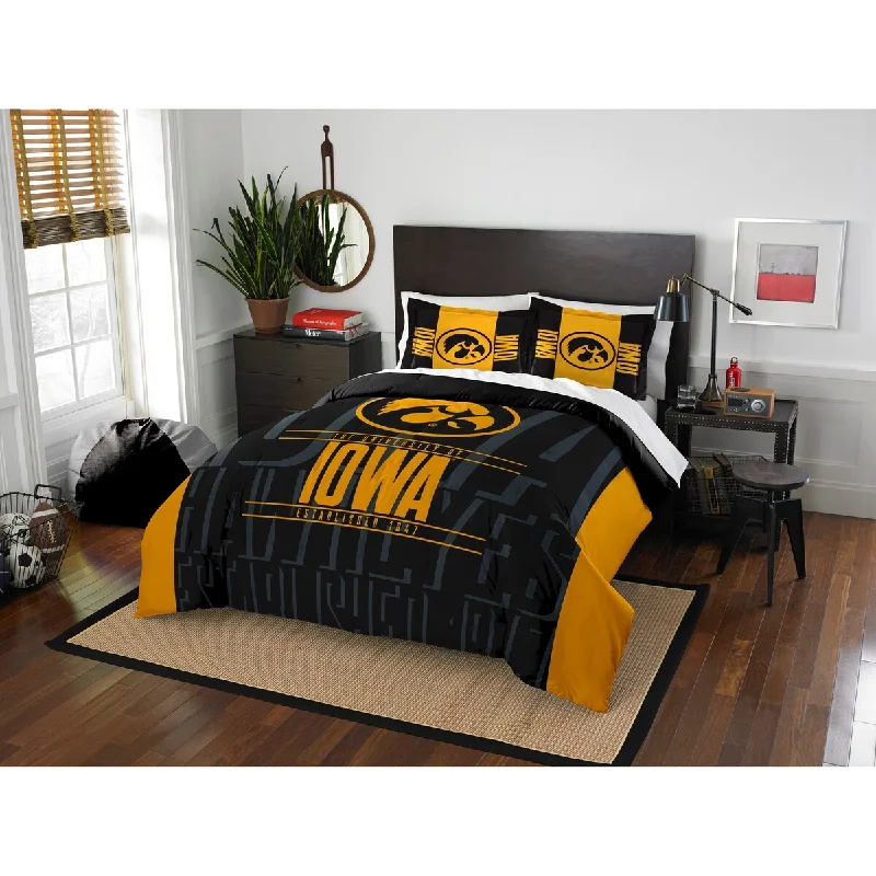 Goose down comforters known for their superior quality and insulationCOL 849 Iowa Modern Take F/Q Comforter Set