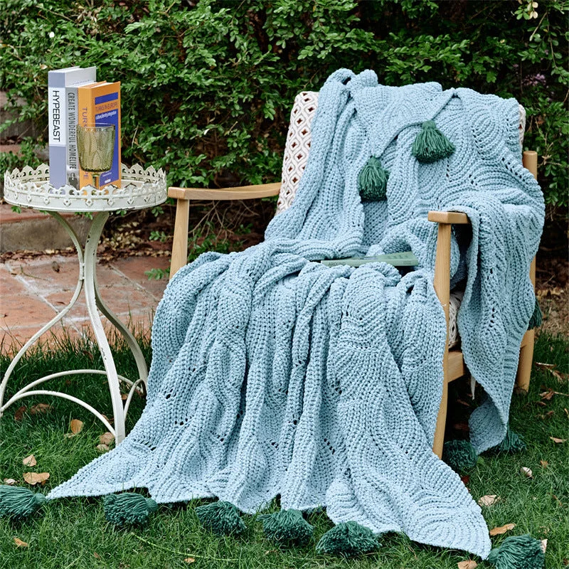 Linen blankets with a rustic and textured lookCozy Knit Pom Pom Blanket / Sky Blue