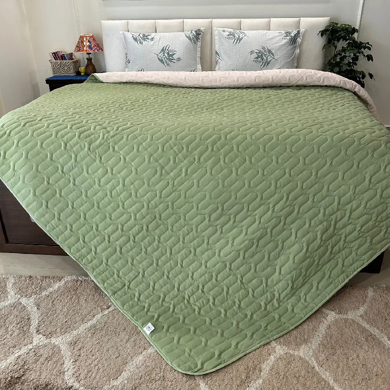 Mohair blankets with a unique sheen and softnessFluffy & Heavy 200 GSM Microfiber Reversible Quilted Winter Comforters - Sage Green & Blush