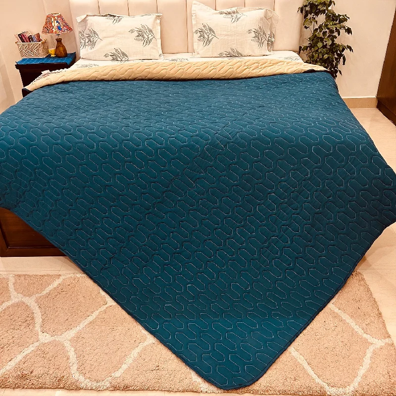 Recycled polyester blankets for an eco - conscious optionFluffy & Heavy 200 GSM Microfiber Reversible Quilted Winter Comforters - Teal & Beige