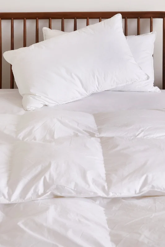 Silk blankets with a smooth and elegant touchFoxford Feather & Down Duvet - Super King 13.5 Tog