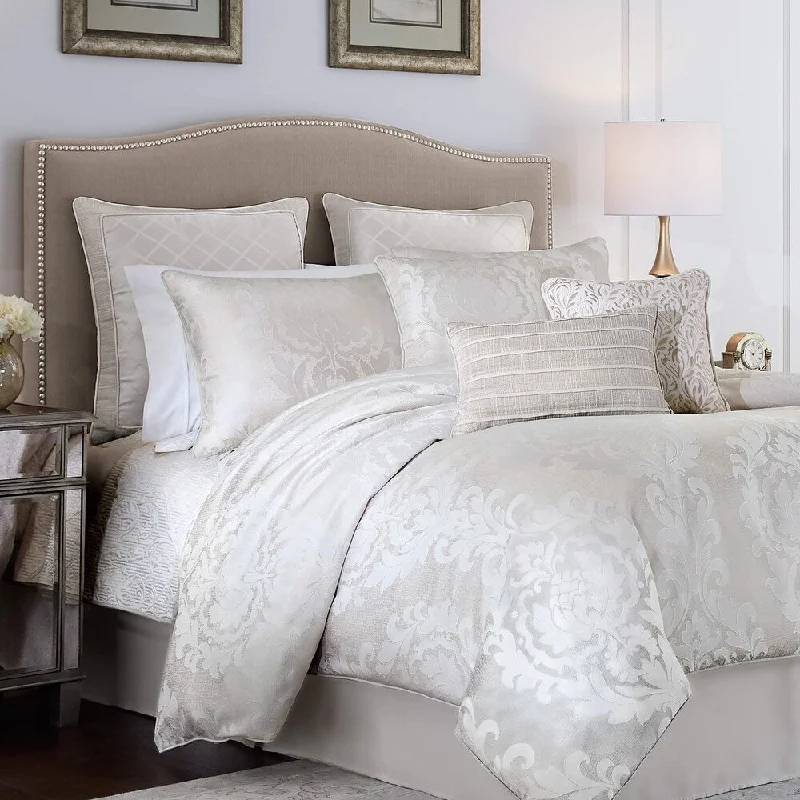 Goose down comforters known for their superior quality and insulationGracewood Hollow Maxine 4-piece Comforter Set