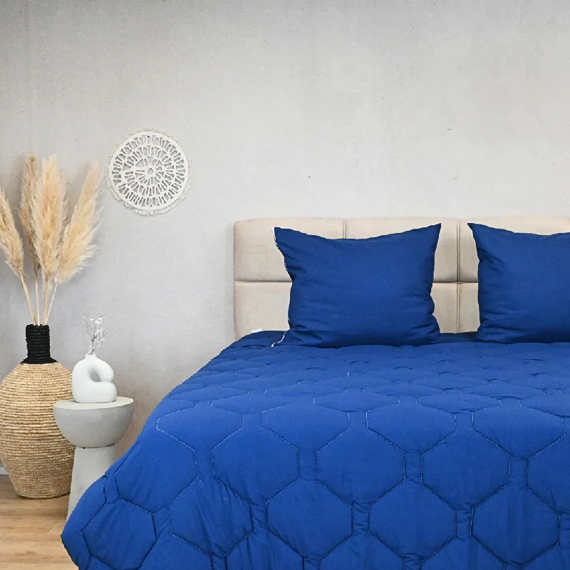 Minimalist - style duvet covers with clean lines and simple designsHappyDuvet Navy - All season Coverless duvet