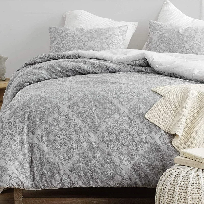 Silk - filled comforters for a luxurious and smooth touchKaleidoscope Jacquard Oversized Comforter