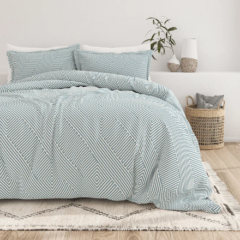 Silk duvet covers for a smooth and elegant touchModern Diagonal Pattern 3-Piece Duvet Cover Set