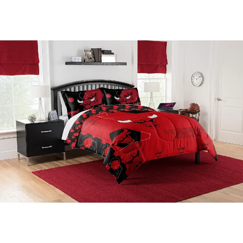 King - size comforters to fit large king - sized beds perfectlyNBA 849 Bulls Hexagon F/Q Comforter Set