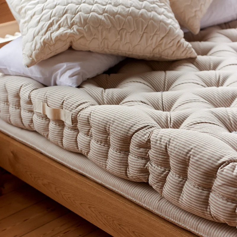 Wool - filled mattresses for natural insulation and moisture - wickingNewgale Organic Wool Fibre Mattress