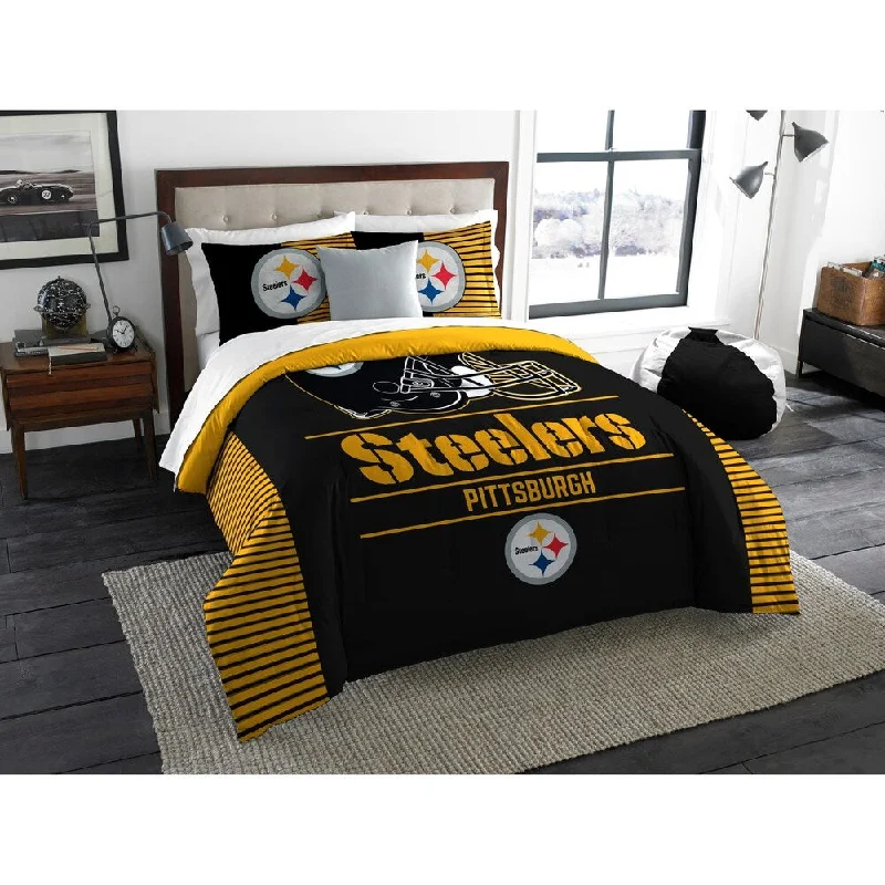 Silk - filled comforters for a luxurious and smooth touchSteelers King Comforter Set