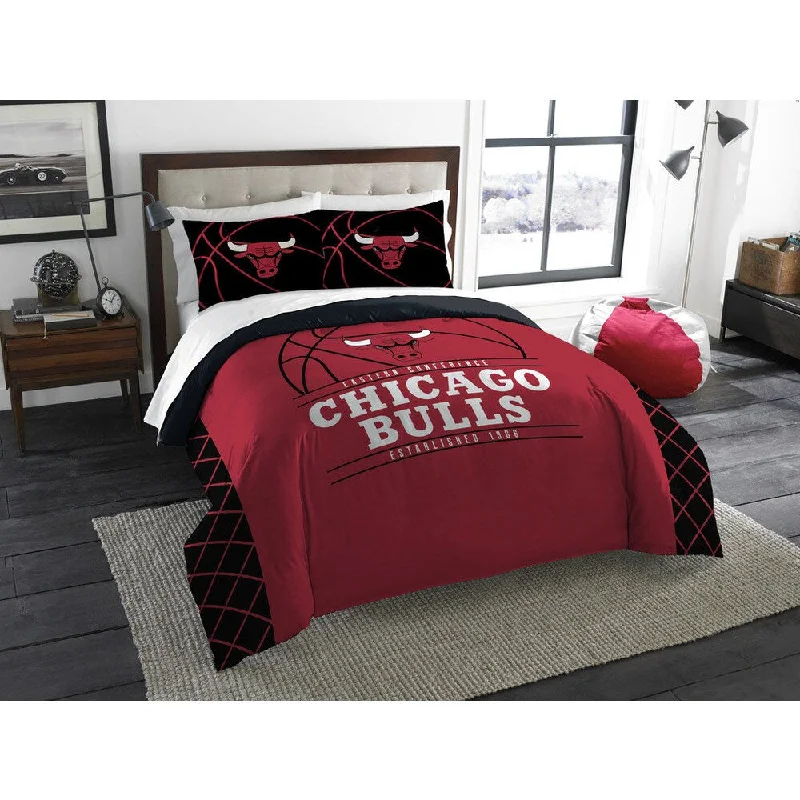 Down - filled comforters for supreme warmth and lightnessThe Northwest Company Chicago Bulls Red/Black/White Polyester Reversible Full/Queen 3-piece Comforters Set