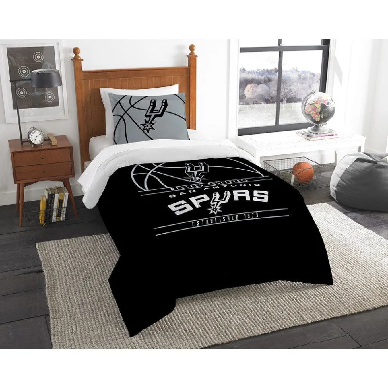 Queen - size comforters for standard queen - sized mattressesThe Northwest Company NBA San Antonio Spurs Reverse Slam Twin 2-piece Comforter Set - Multi