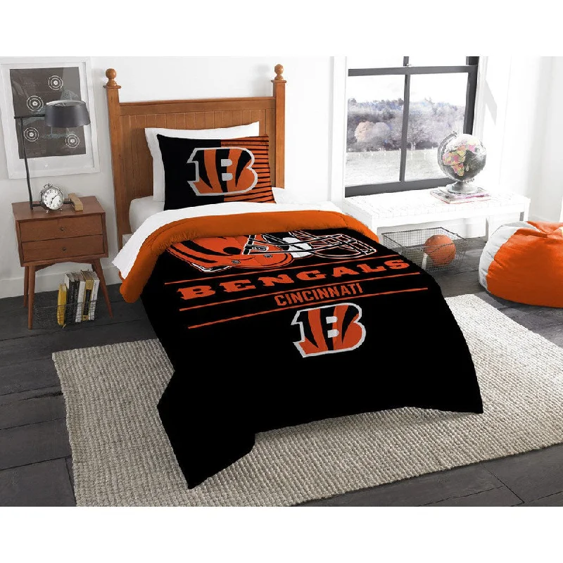 Wool - filled comforters with natural moisture - wicking and temperature - regulating featuresThe Northwest Company NFL Cincinnati Bengals Draft Black/Orange Twin 2-piece Comforter Set