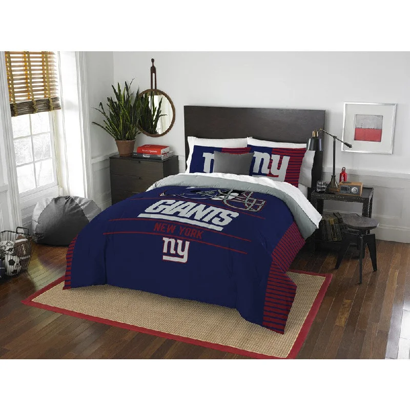 Silk - filled comforters for a luxurious and smooth touchThe Northwest Company NFL New York Giants Draft Full/ Queen Comforter Set