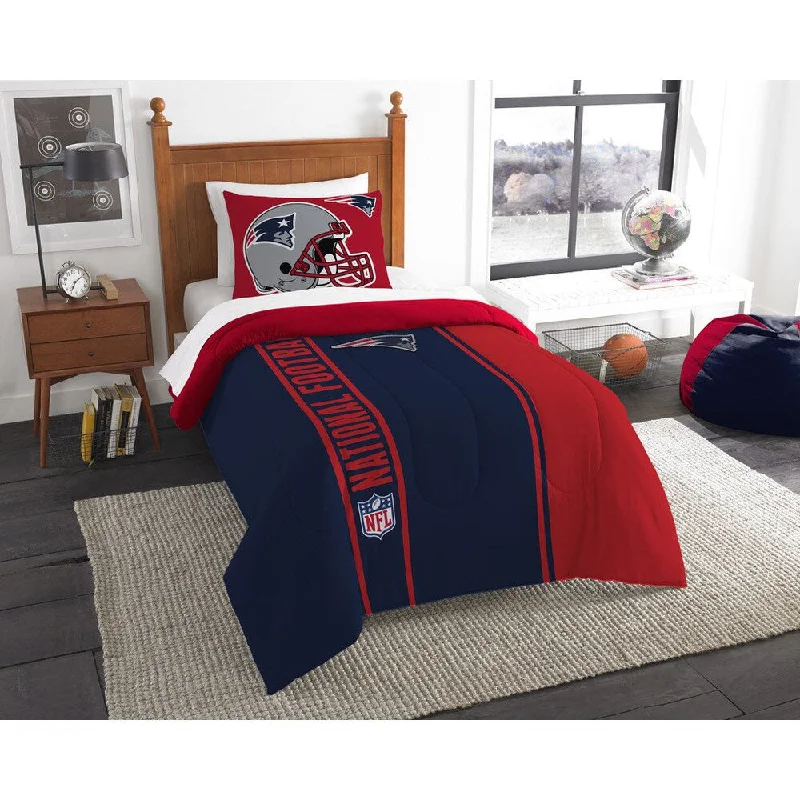 Latex - filled comforters with a bouncy texture and good supportThe Northwest Company Official NFL New England Patriots Twin Applique 3-piece Comforter Set