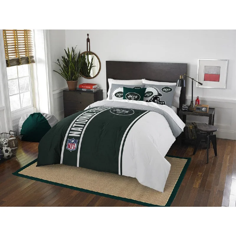 Silk - filled comforters for a luxurious and smooth touchThe Northwest Company Official NFL New York Jets Full Applique 3-piece Comforter Set