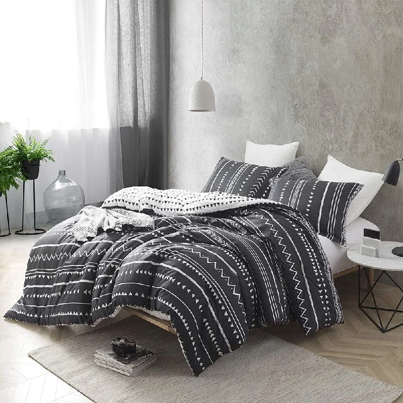 Synthetic - filled comforters like polyester for affordability and hypoallergenic propertiesTrinity -Faded Black and White - Oversized Comforter - 100% Cotton Bedding